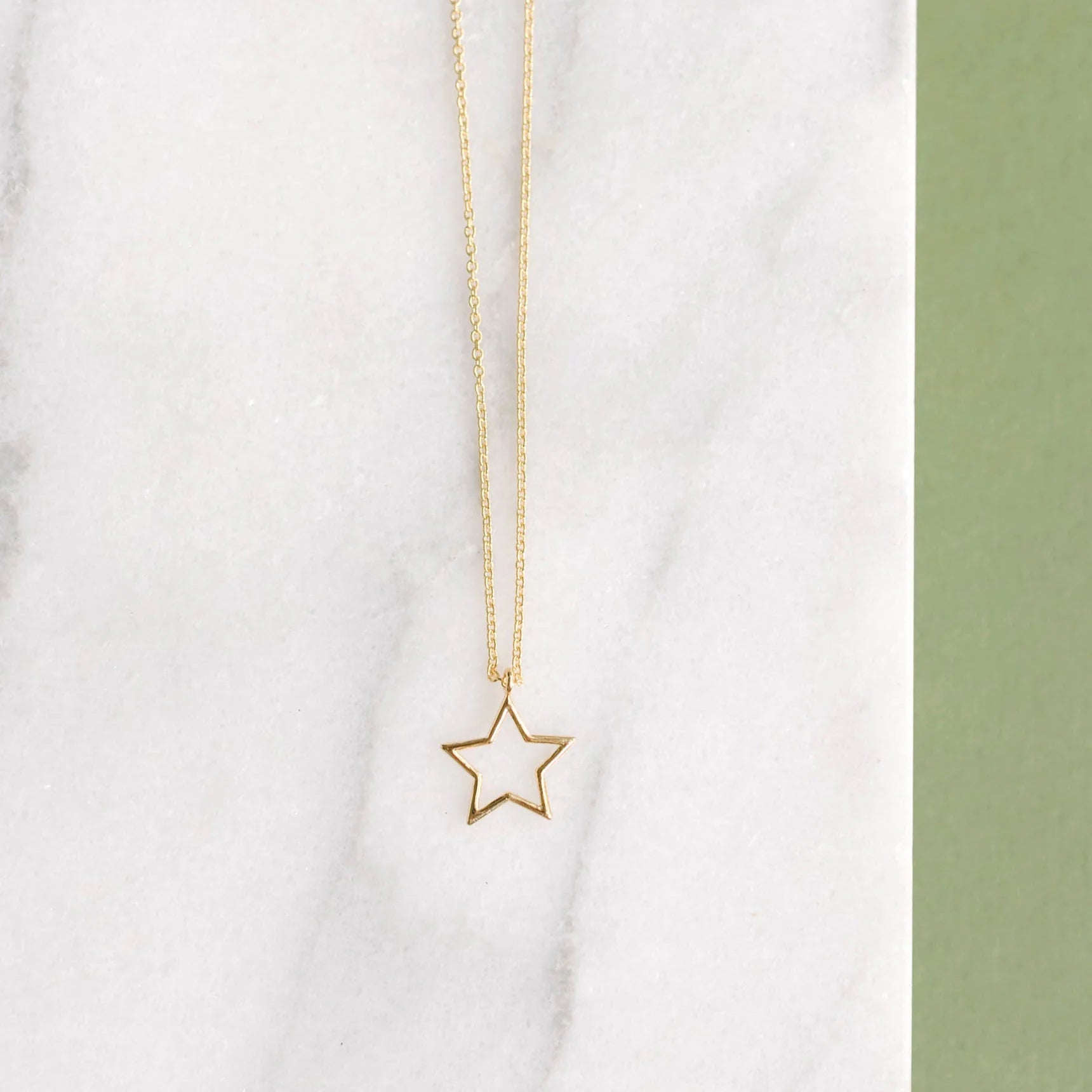 Helmsie Star Single Necklace 18"