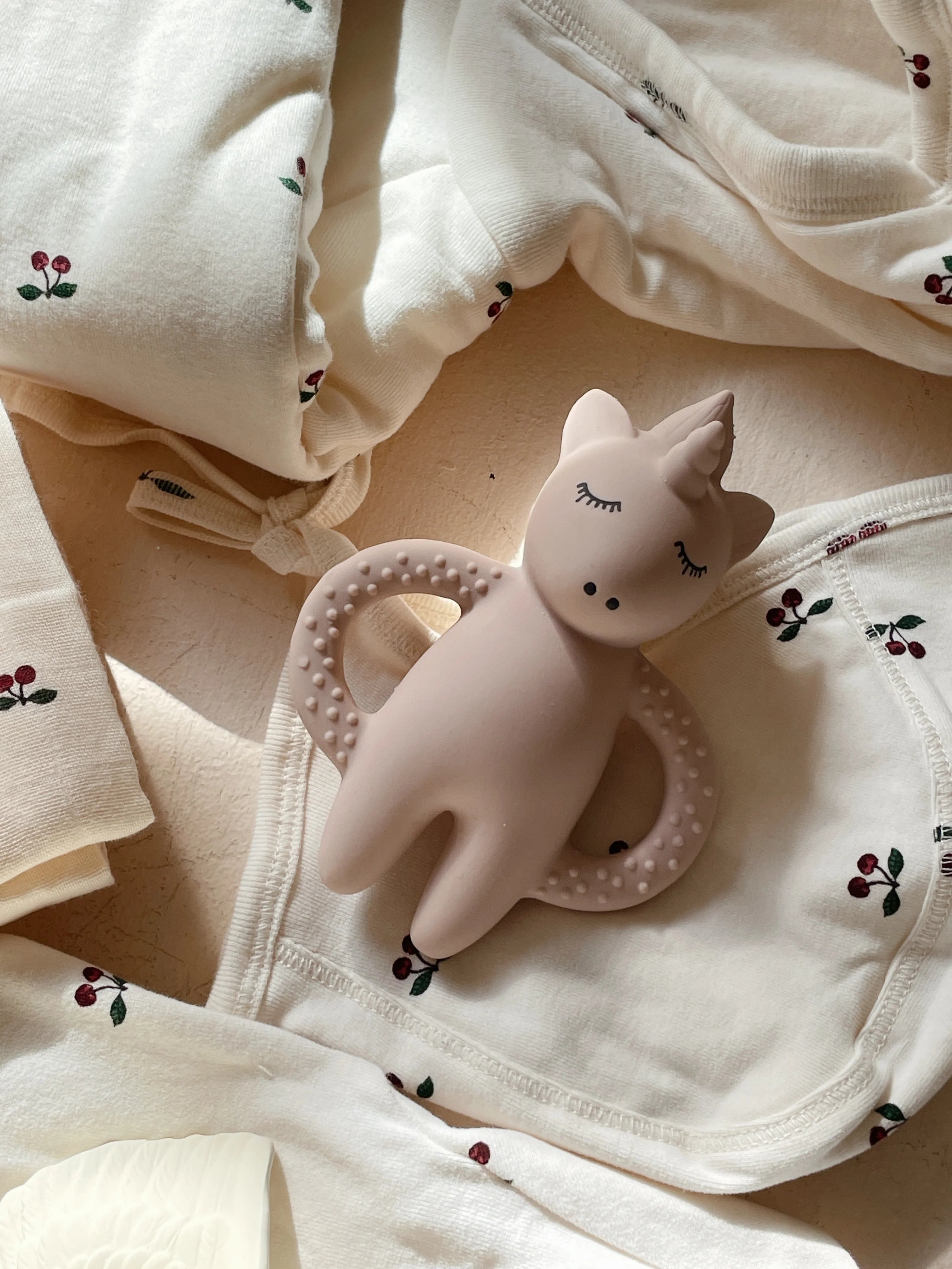 Konges Sløjd Teether Unicorn - Rose