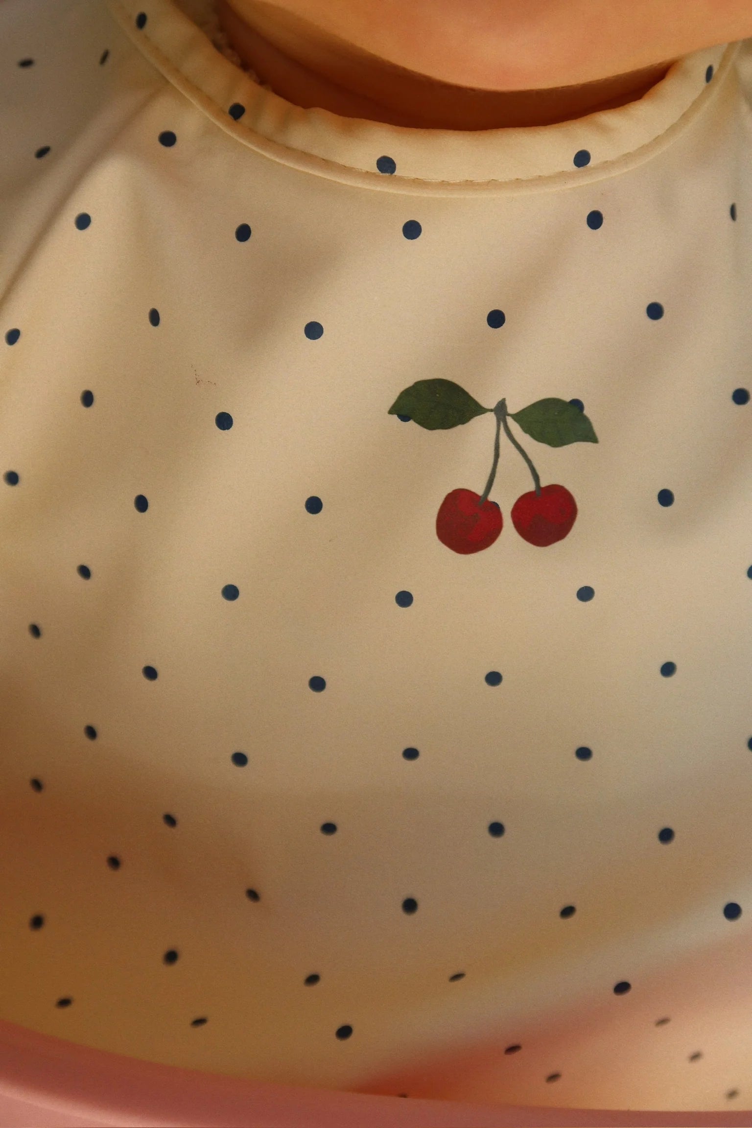 Konges Sløjd 2 Pack Dinner Bib With Sleeves - Navy Dot / Rain Washed