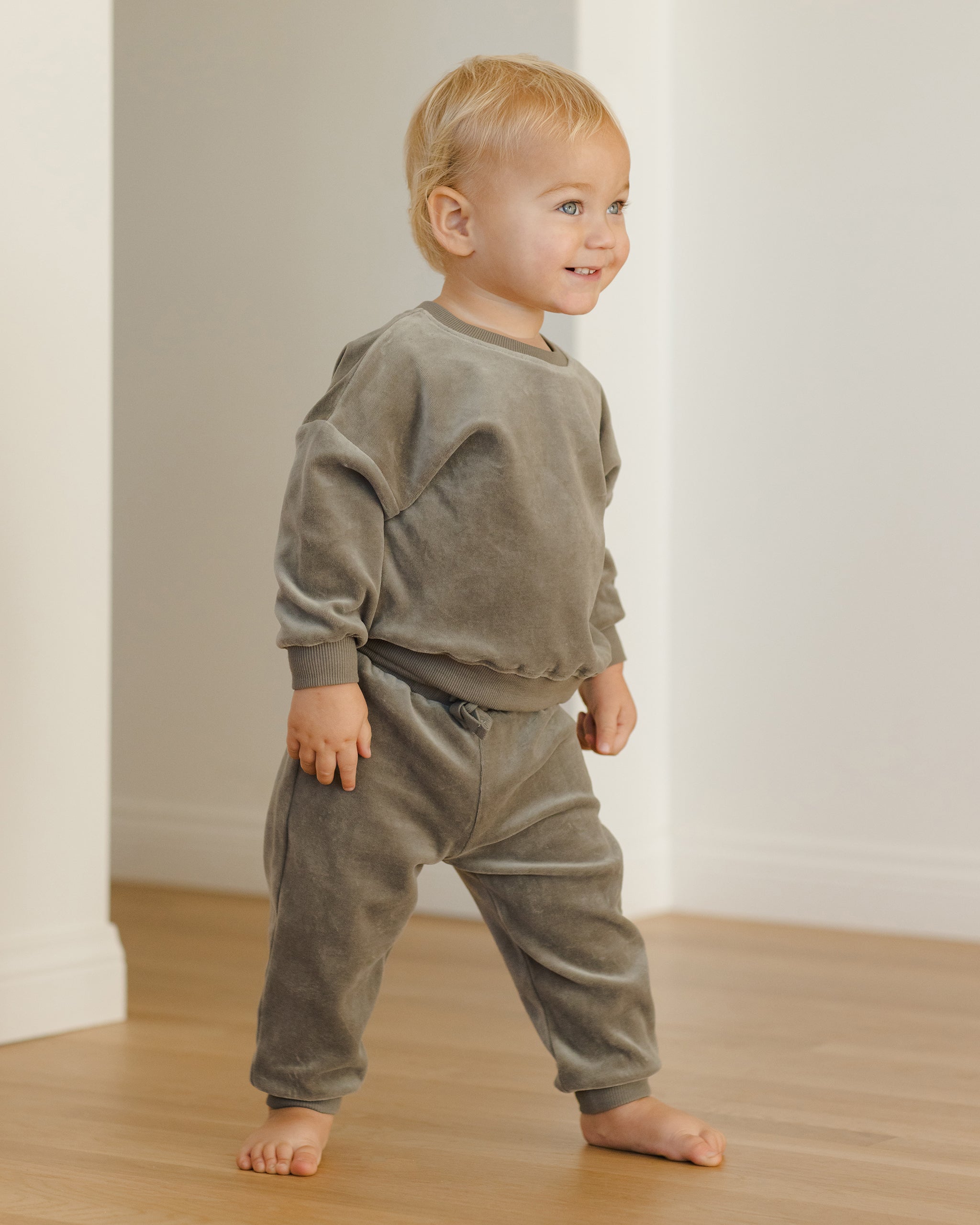 Quincy Mae Velour Relaxed Sweatshirt - Forest