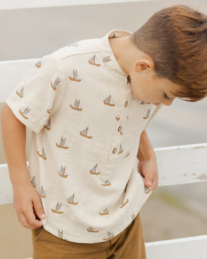 Rylee + Cru Short Sleeve Mason Shirt - Sailboats