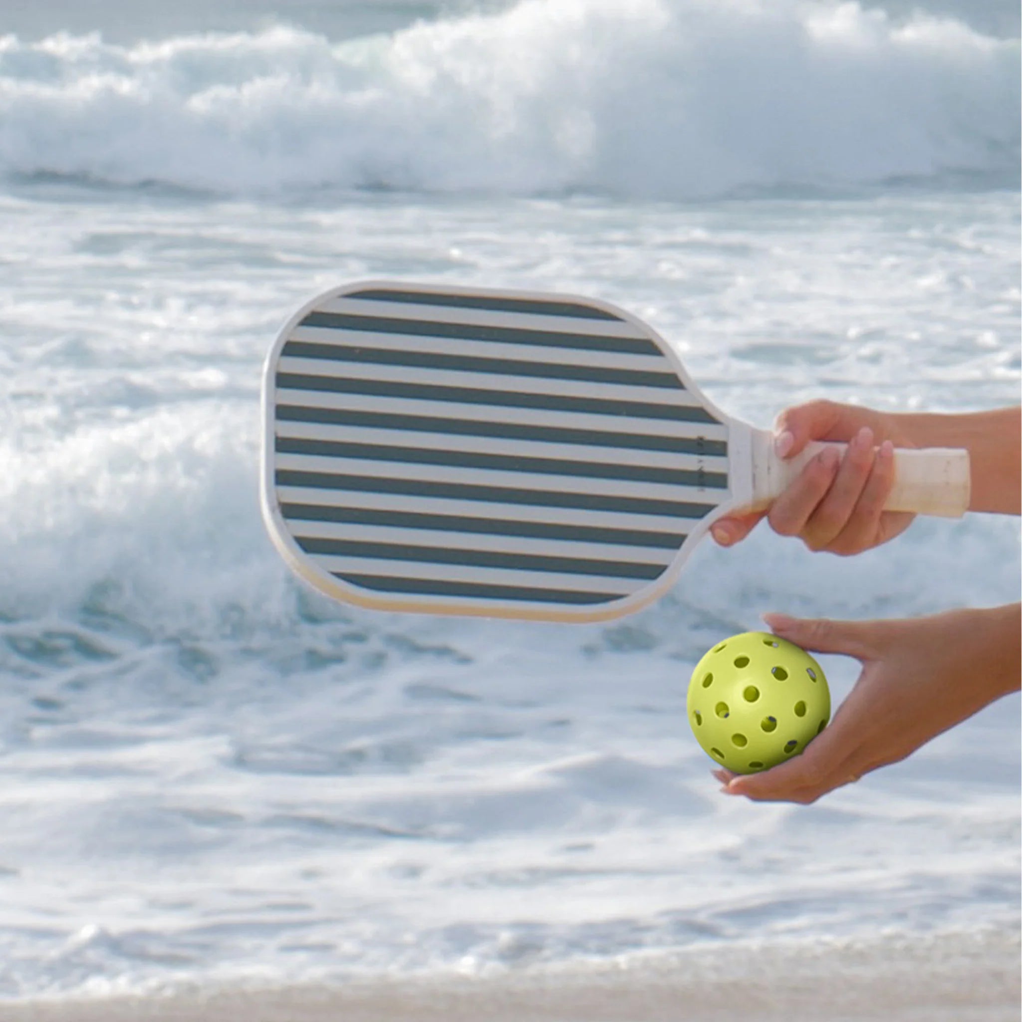Sunny Life Pickleball Set The Vacay - Olive
