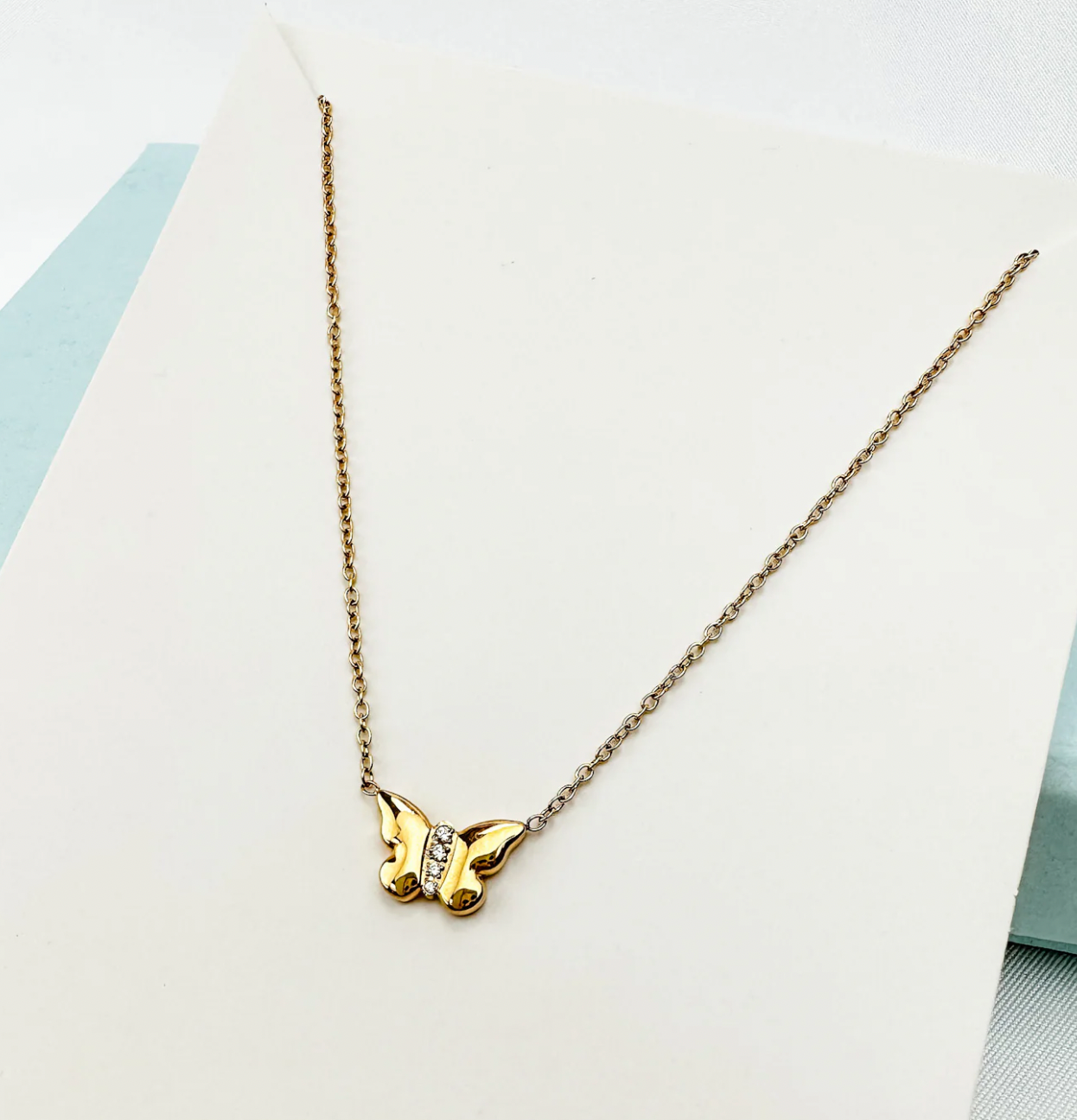 Helmsie Single Butterfly Necklace