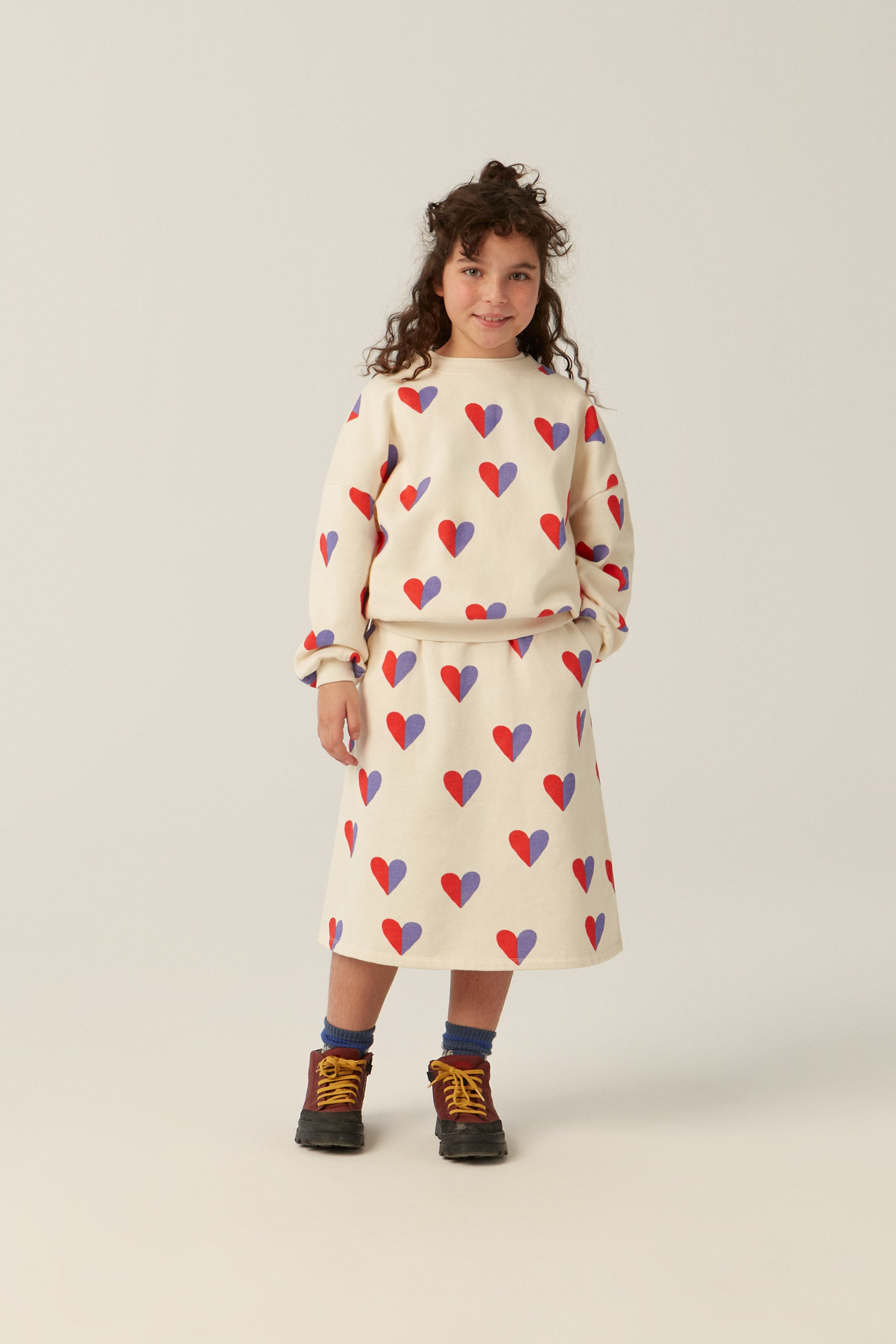 The Campamento Bicolor Hearts Sweatshirt - Ecru