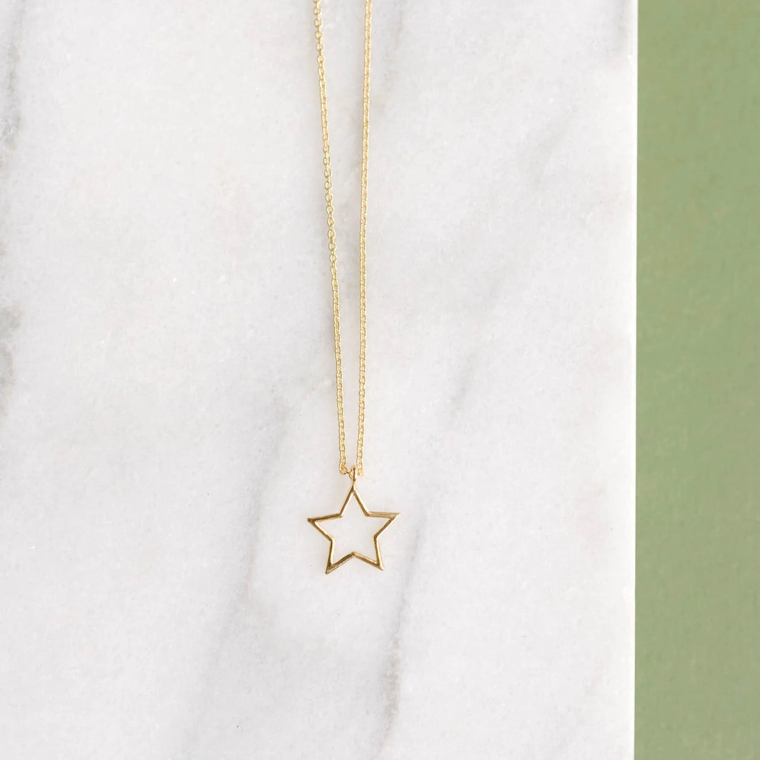 Helmsie Star Single Necklace 18"