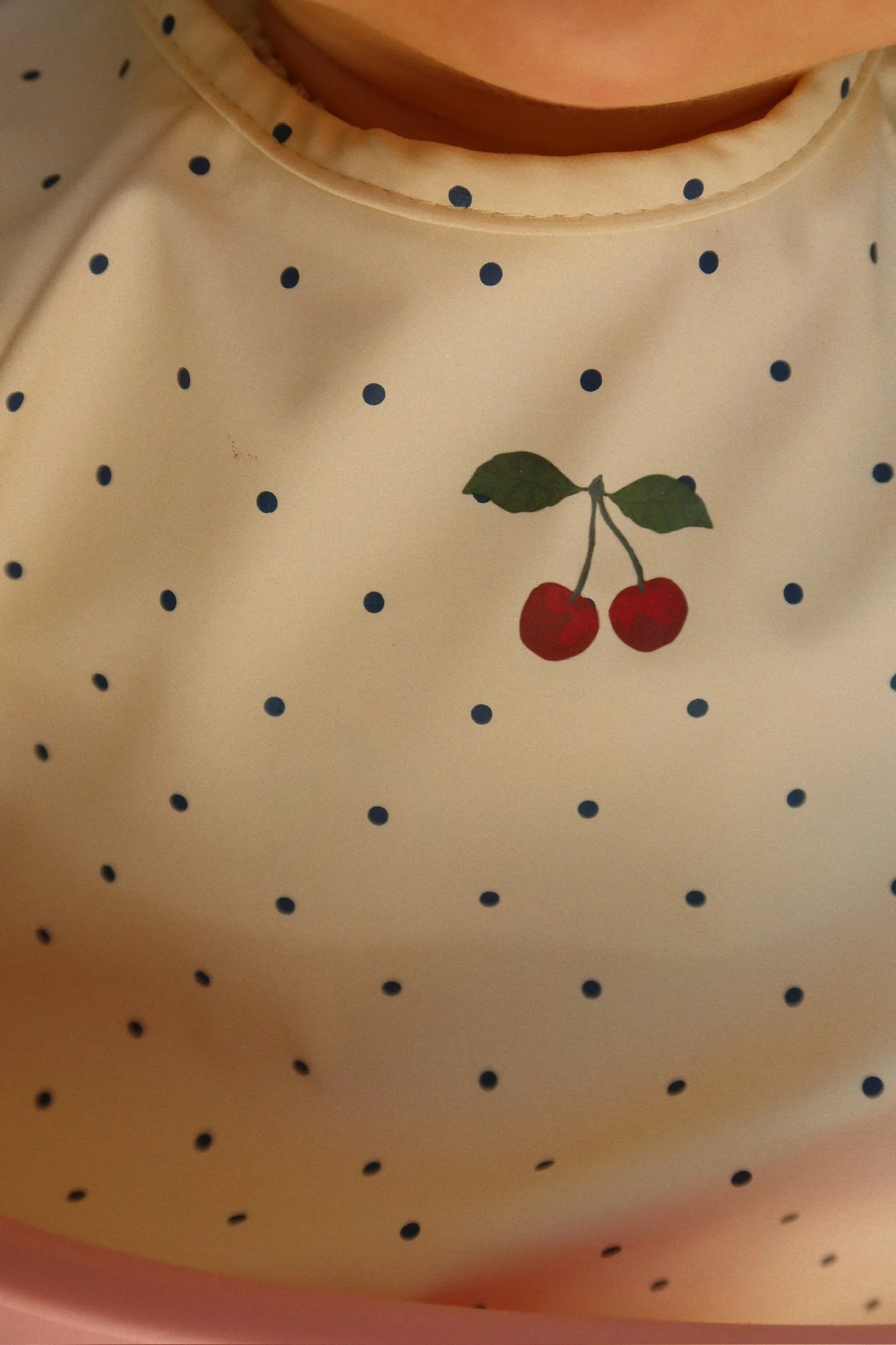 Konges Sløjd 2 Pack Dinner Bib With Sleeves - Navy Dot / Rain Washed