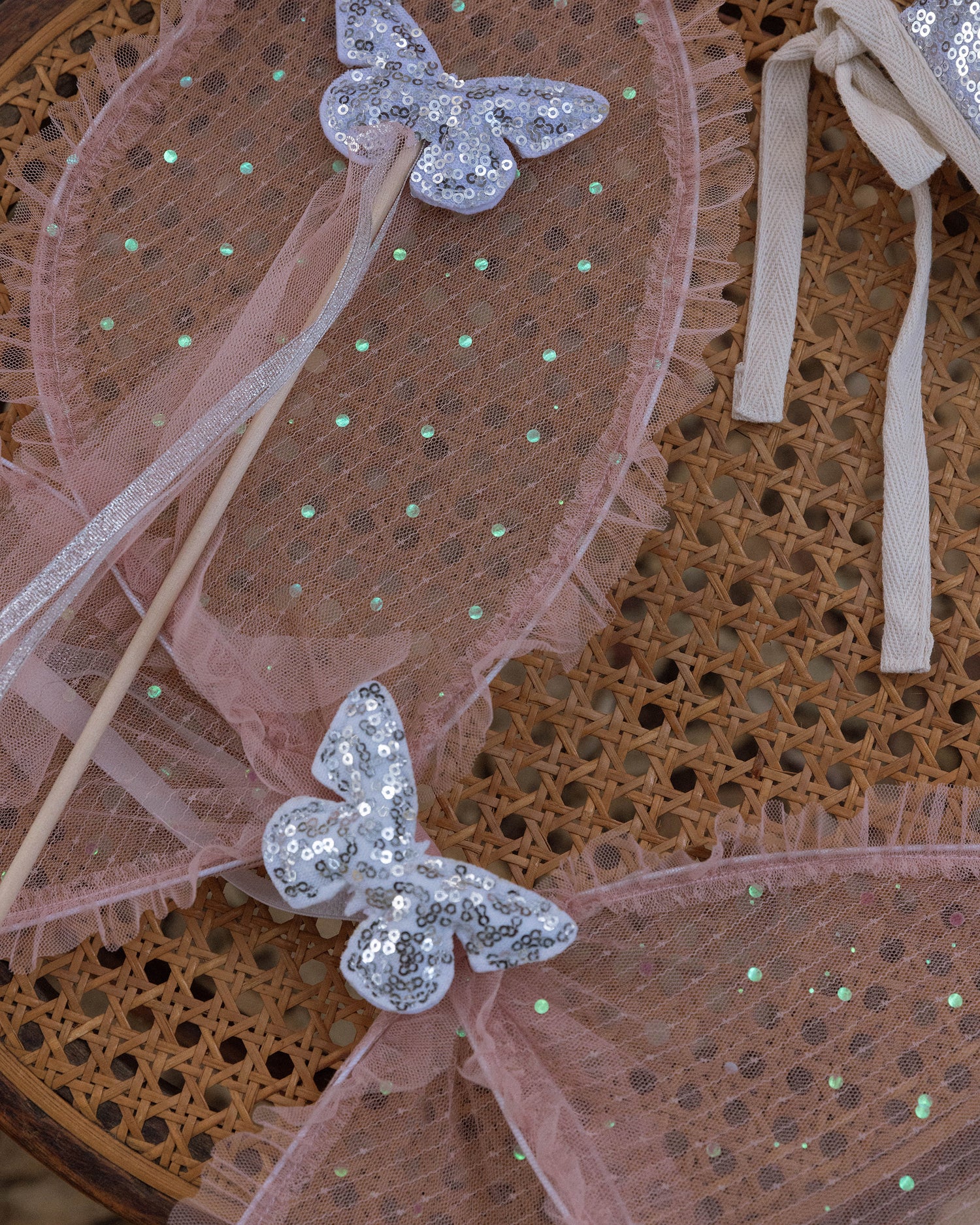 Noralee Wings - Rose Embroidered Daisy