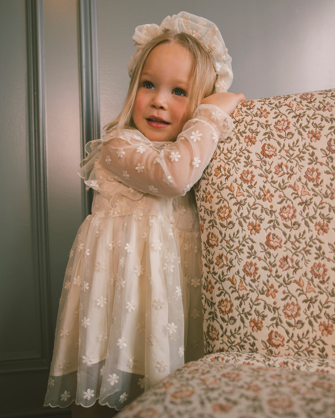 Noralee Gathered Headband - Embroidered Daisy