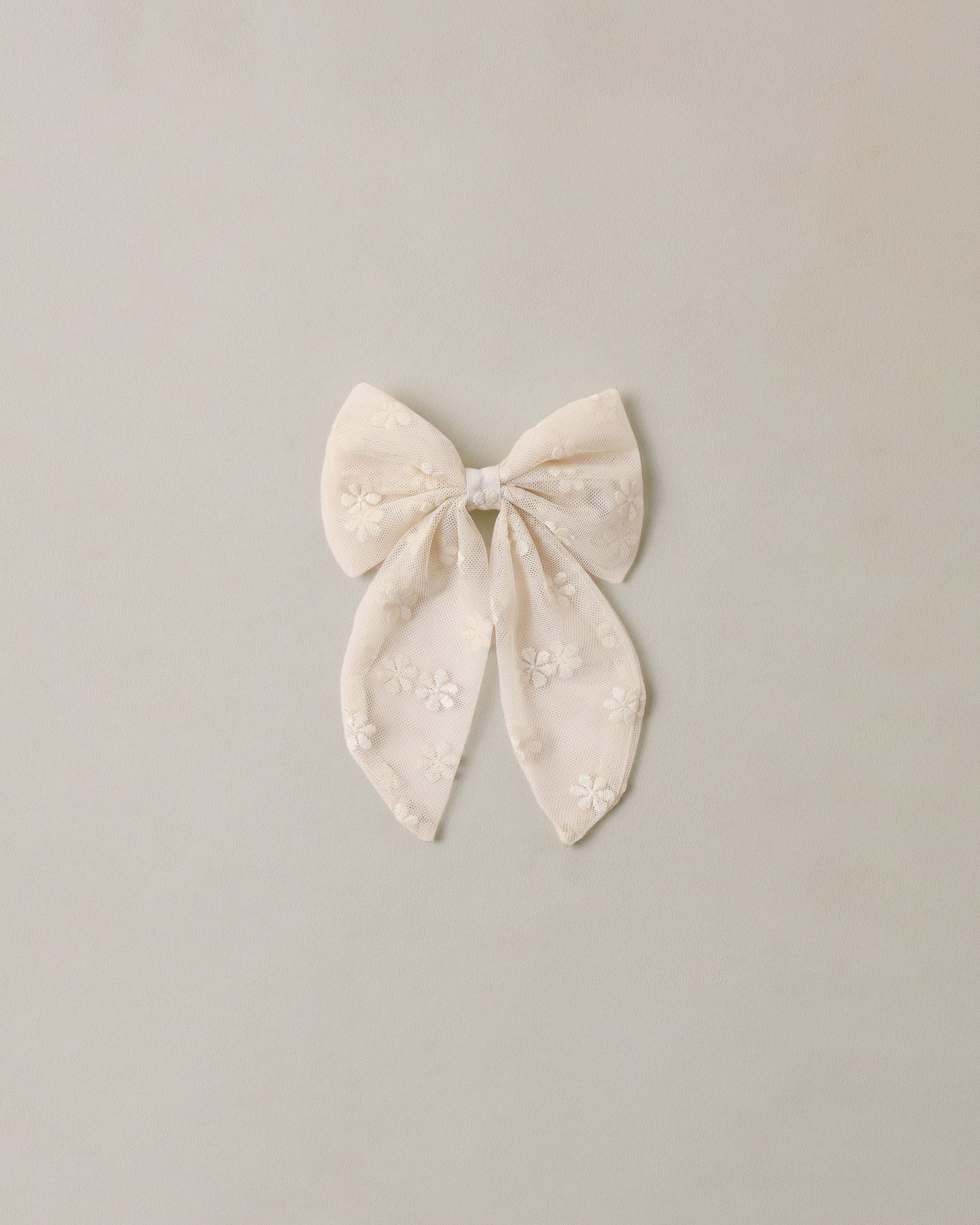Noralee Everly Bow - Embroidered Daisy