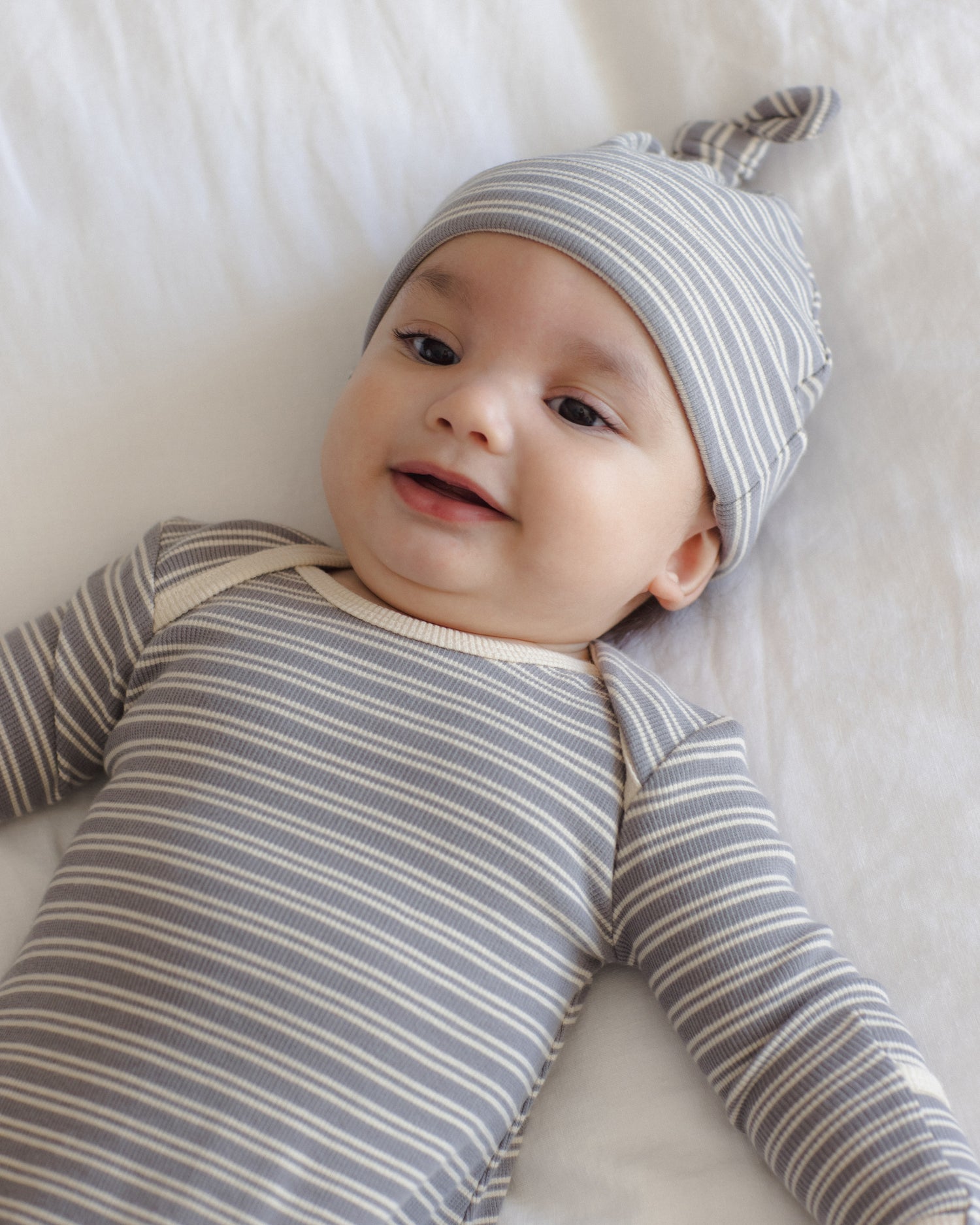 Quincy Mae Knotted Baby Gown + Hat Set - Slate Microstripe