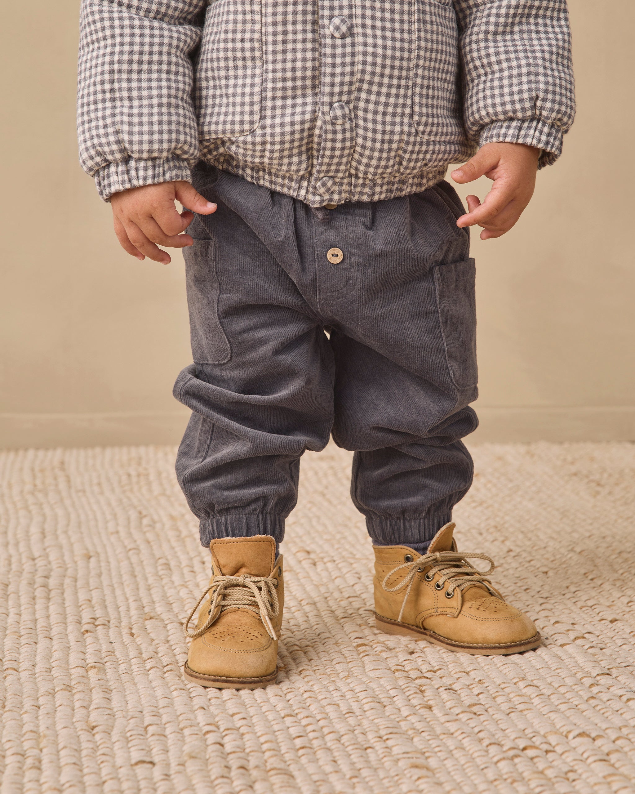 Quincy Mae Luca Pant - Midnight