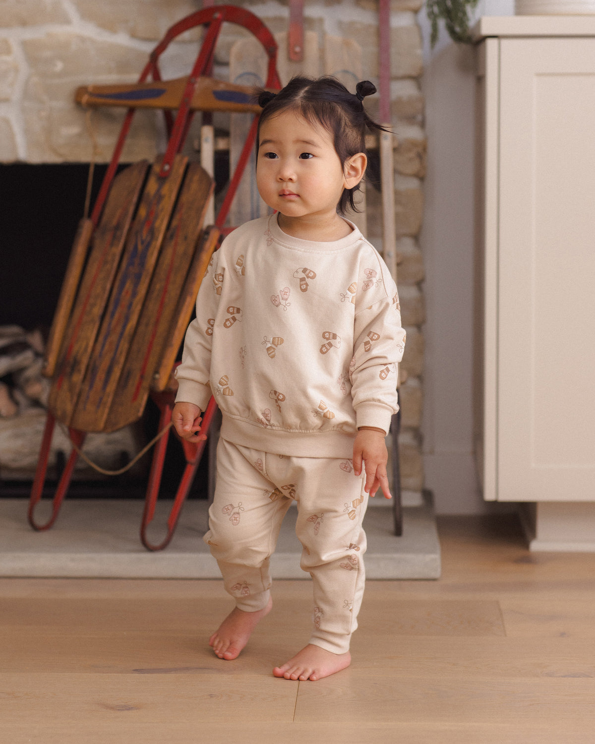 Quincy Mae Relaxed Fleece Sweatshirt - Mittens