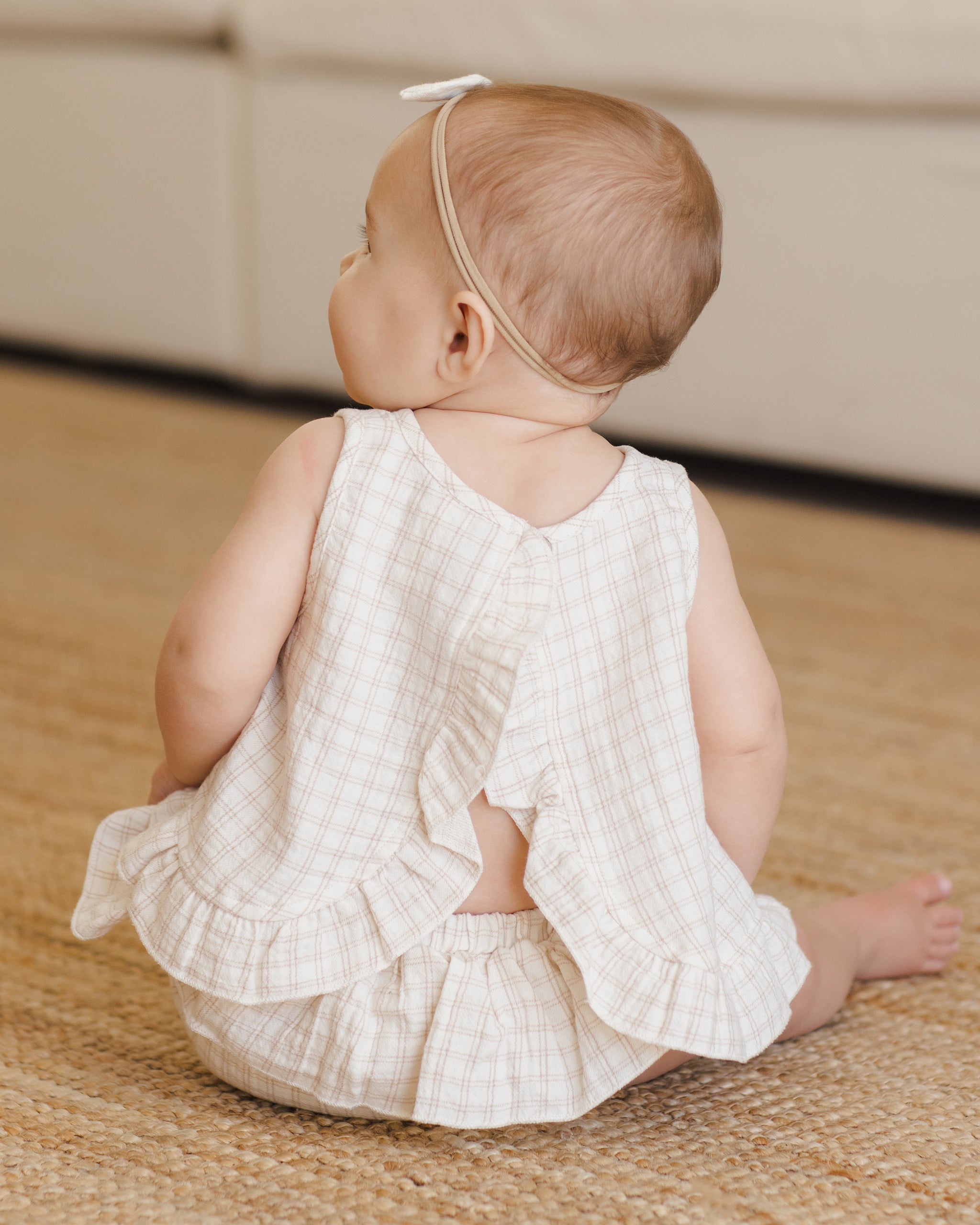 Quincy Mae Ruffled Tulip Top + Bloomer Set - Oat Check