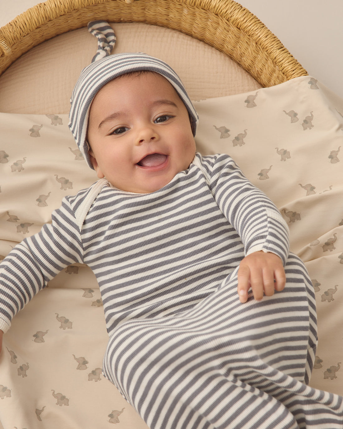Quincy Mae Knotted Baby Gown + Hat Set - Ocean Stripe