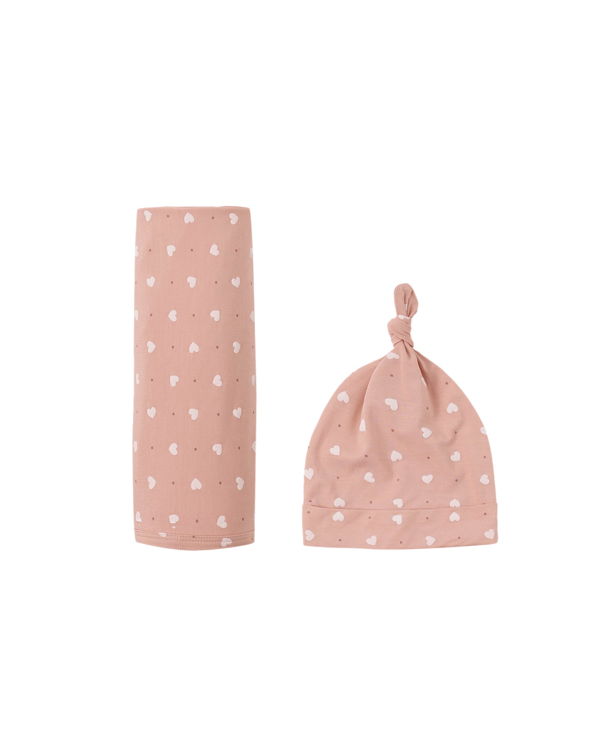 Quincy Mae Bamboo Swaddle + Knotted Hat - Pink Hearts