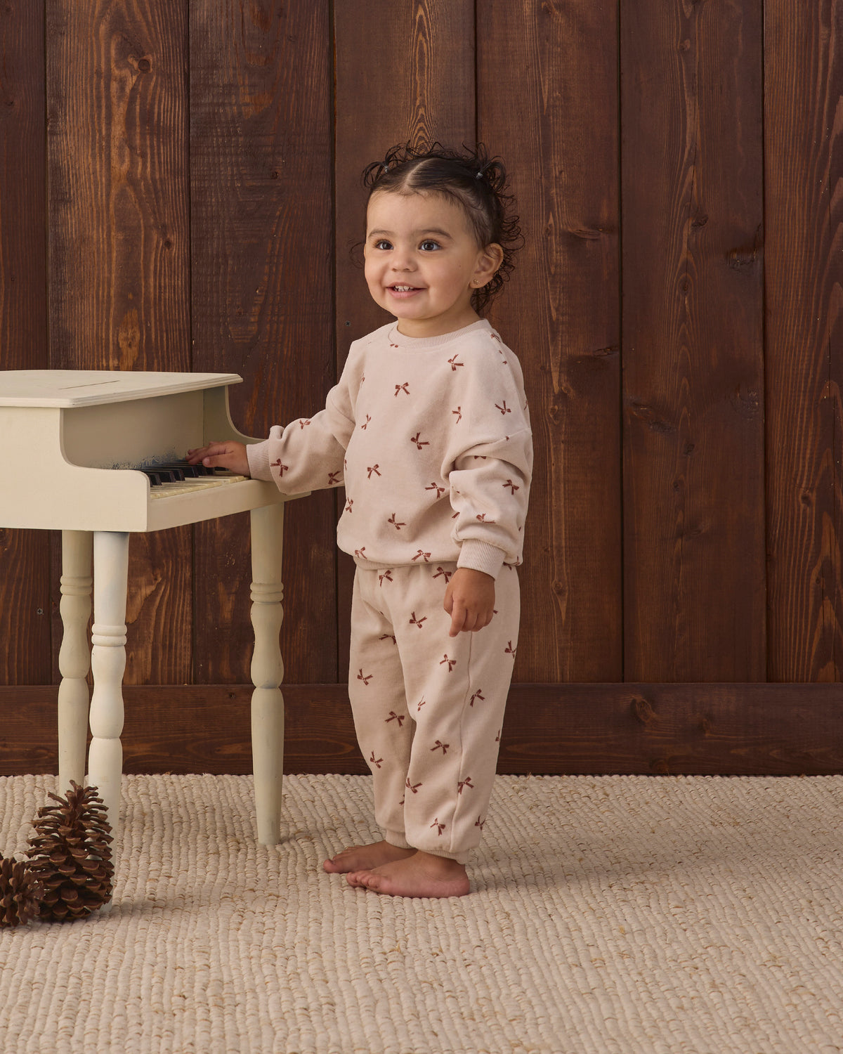 Quincy Mae Velour Relaxed Sweatpant - Red Bows