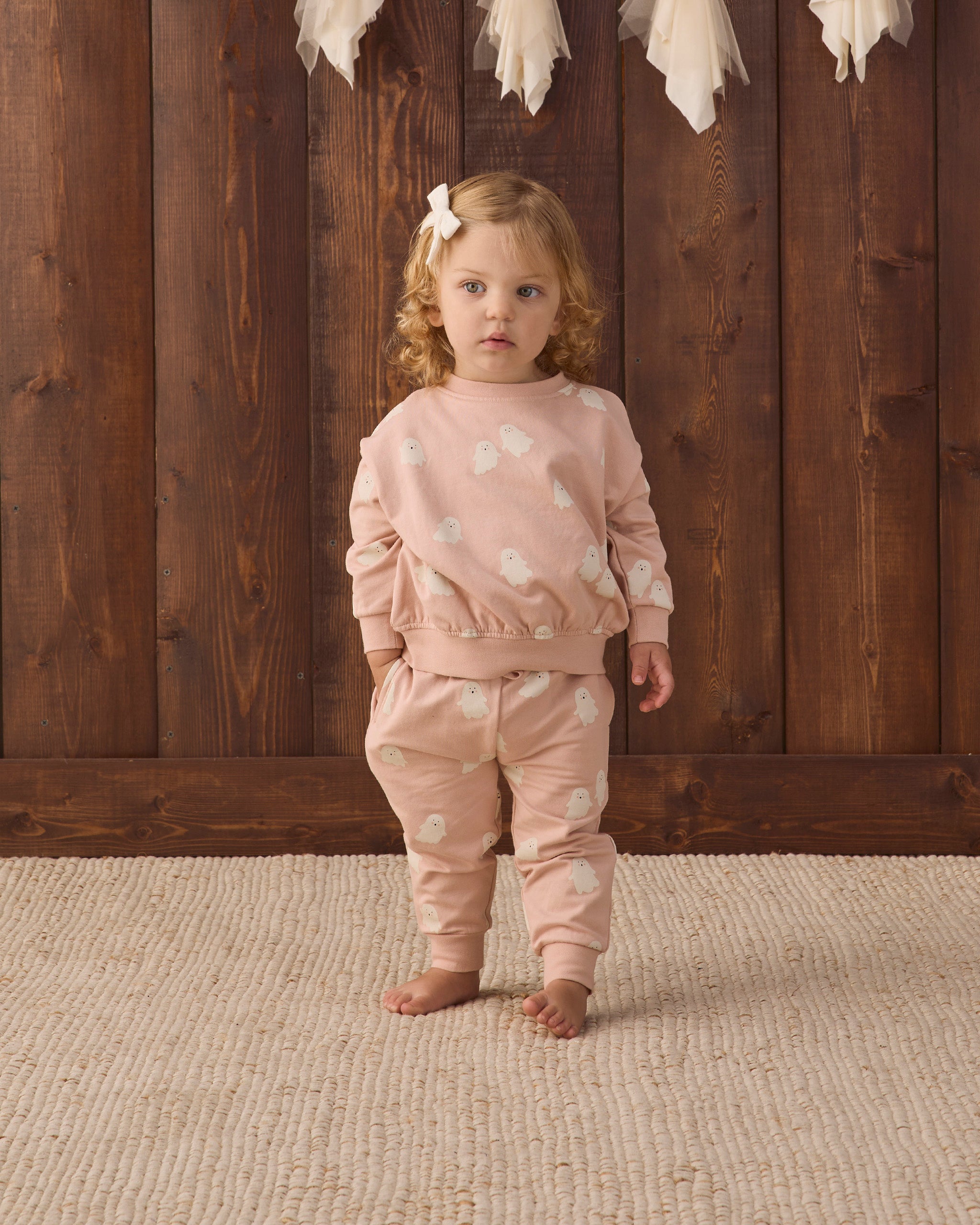 Quincy Mae Relaxed Fleece Sweatshirt - Sweet Ghost