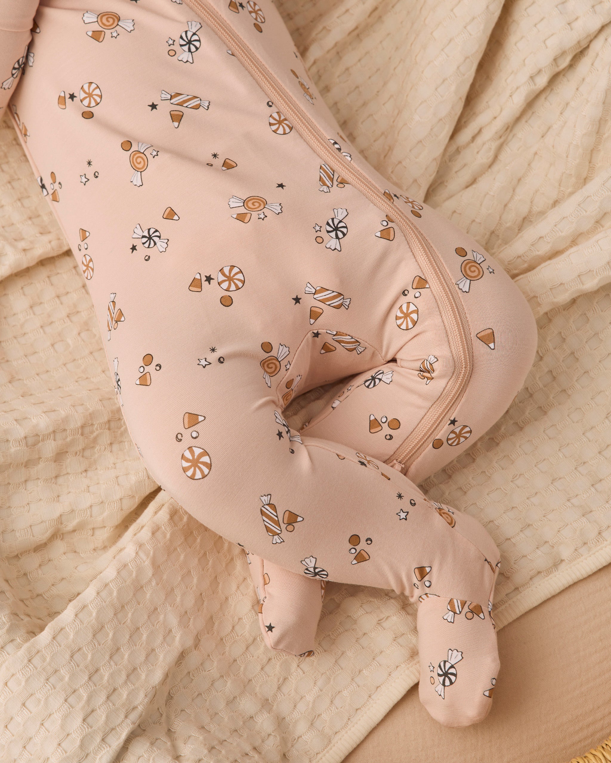 Quincy Mae Bamboo Zip Footie - Candy
