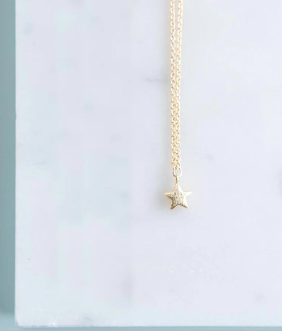 Helmsie Tiny Star Single Necklace 18"