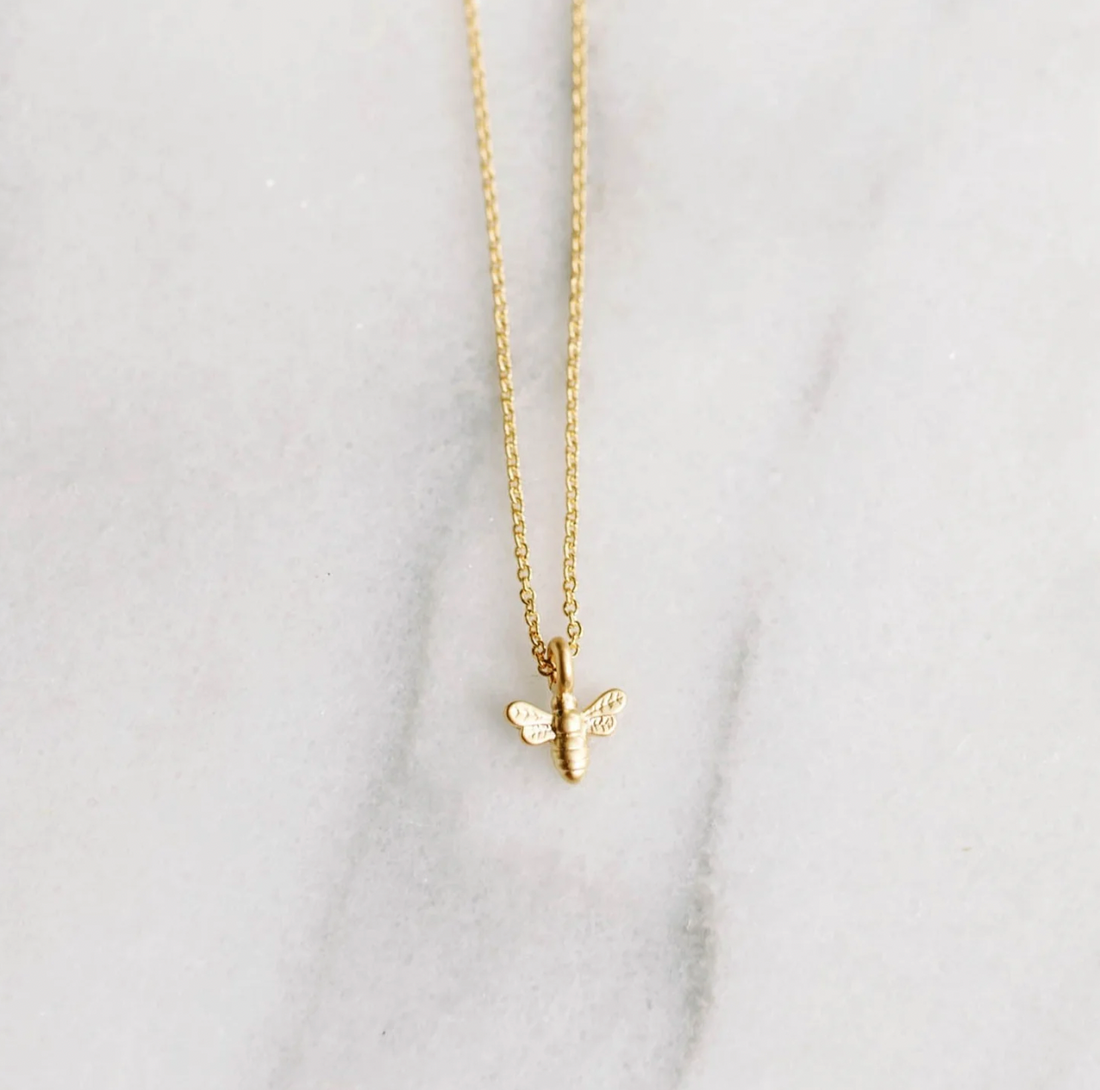 Helmsie Single Bee Necklace 18&quot;