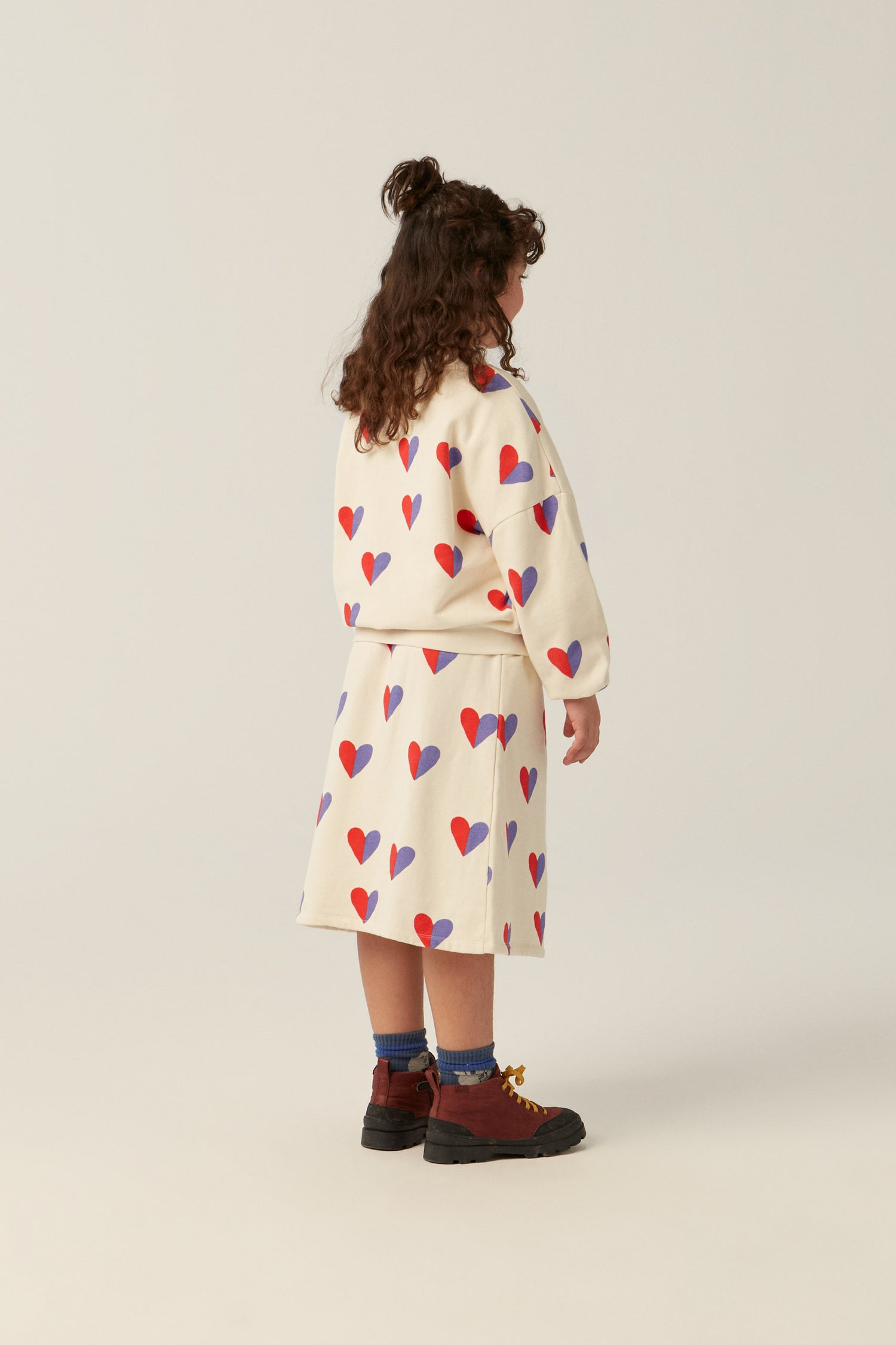 The Campamento Bicolor Hearts Sweatshirt - Ecru