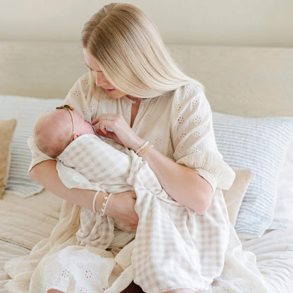 Saranoni Minky Stretch Luxe Swaddle/Blanket - Gingham