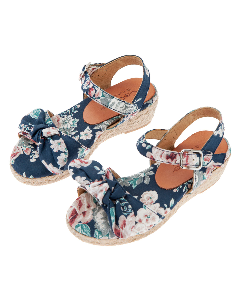Tocoto Vintage Bow Sandals - Flowers